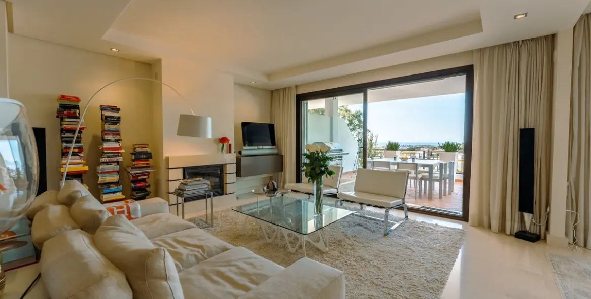 Long-term rent of middle floor apartment in La Quinta 4