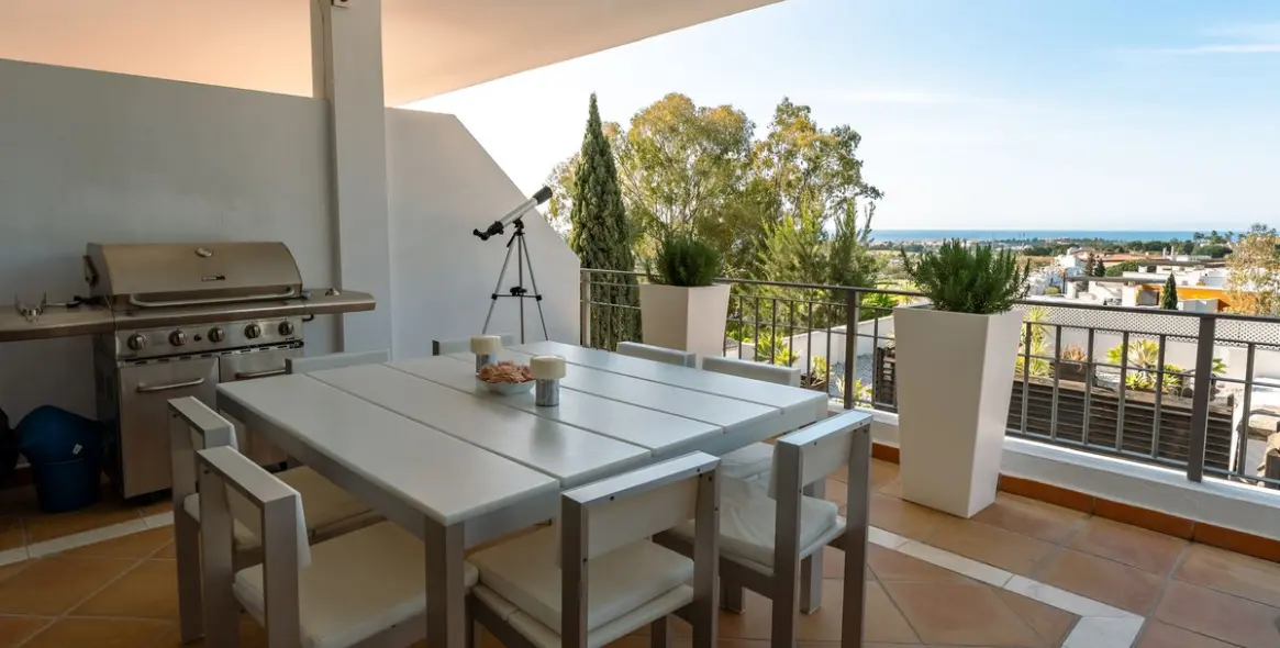 Long-term rent of middle floor apartment in La Quinta 9