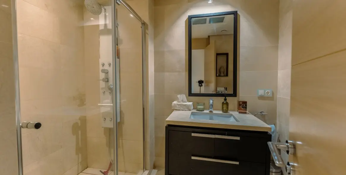 Long-term rent of middle floor apartment in La Quinta 15