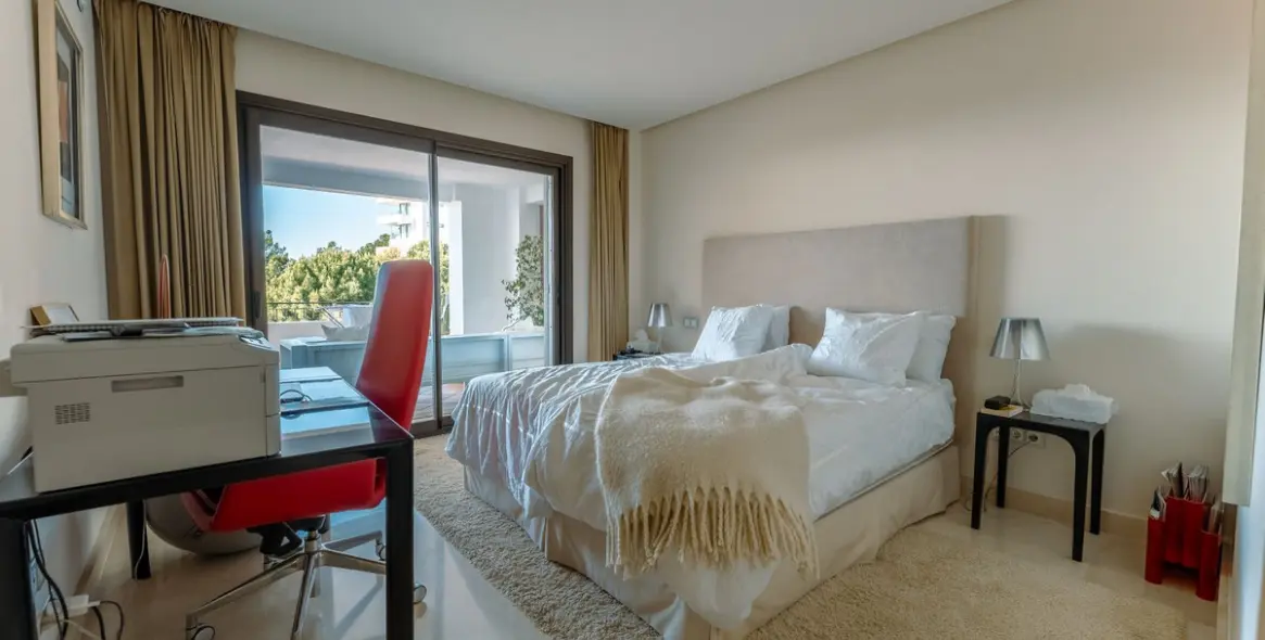 Long-term rent of middle floor apartment in La Quinta 21