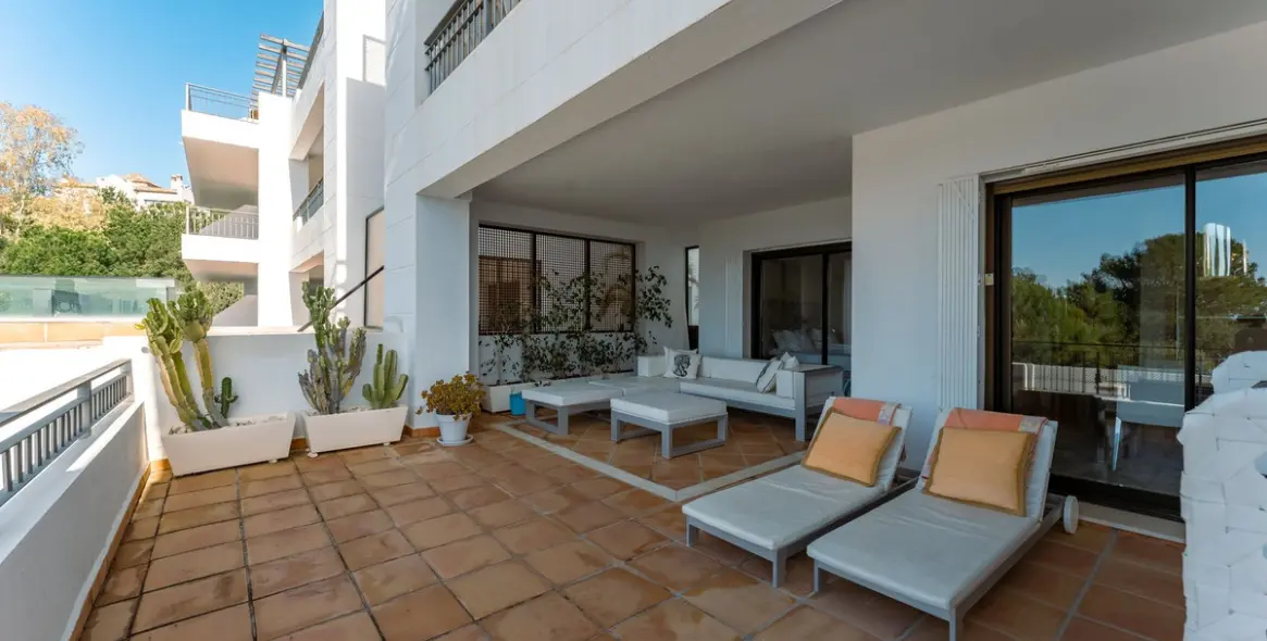 Long-term rent of middle floor apartment in La Quinta 22