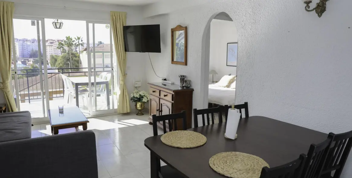 Venta de apartamento en planta media en Los Boliches 3