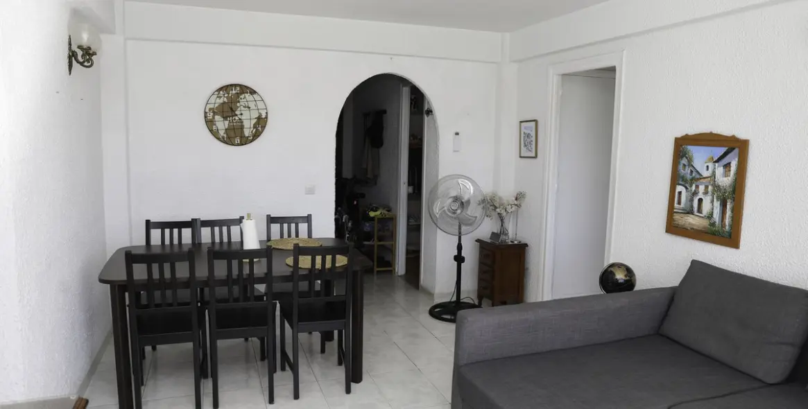 Venta de apartamento en planta media en Los Boliches 4