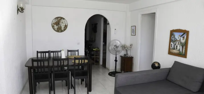 Venta de apartamento en planta media en Los Boliches 3