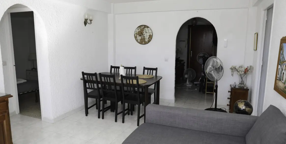 Venta de apartamento en planta media en Los Boliches 5