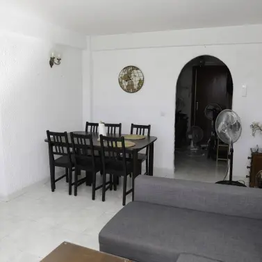 Venta de apartamento en planta media en Los Boliches