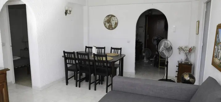 Venta de apartamento en planta media en Los Boliches 4