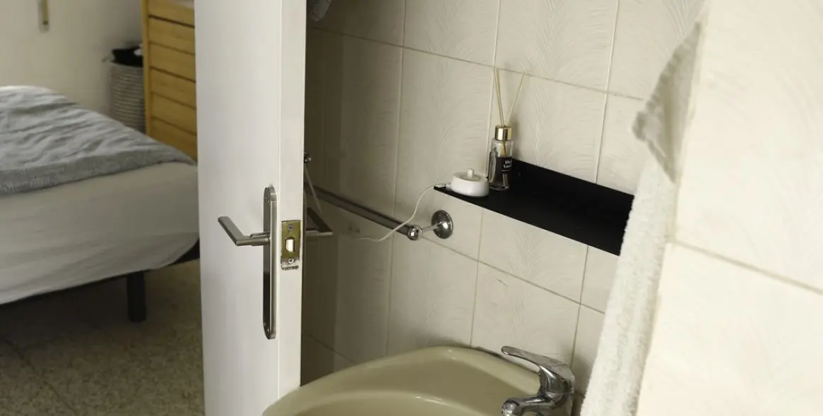 Venta de apartamento en planta media en Los Boliches 25