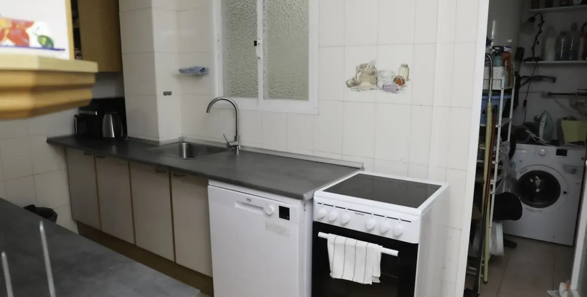 Venta de apartamento en planta media en Los Boliches 26