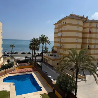 Venta de apartamento en planta media en Benalmadena