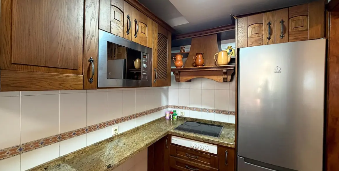 Sale of middle floor apartment in Benalmadena 2