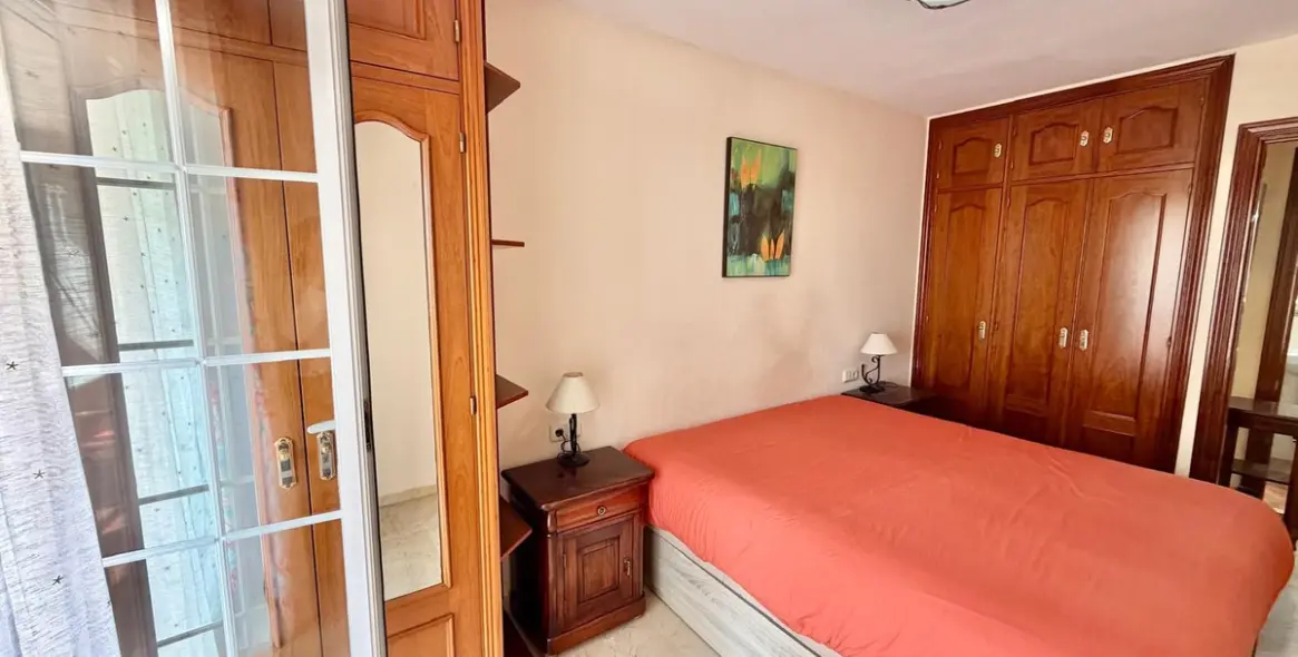 Sale of middle floor apartment in Benalmadena 14