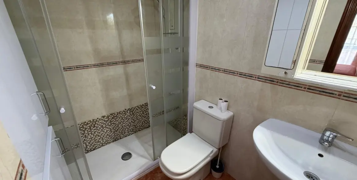 Sale of middle floor apartment in Benalmadena 16