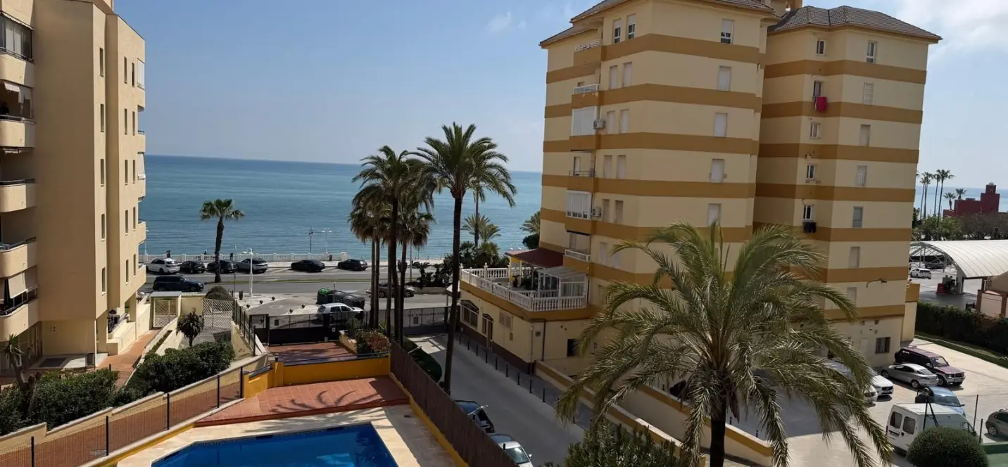 Sale of middle floor apartment in Benalmadena 0