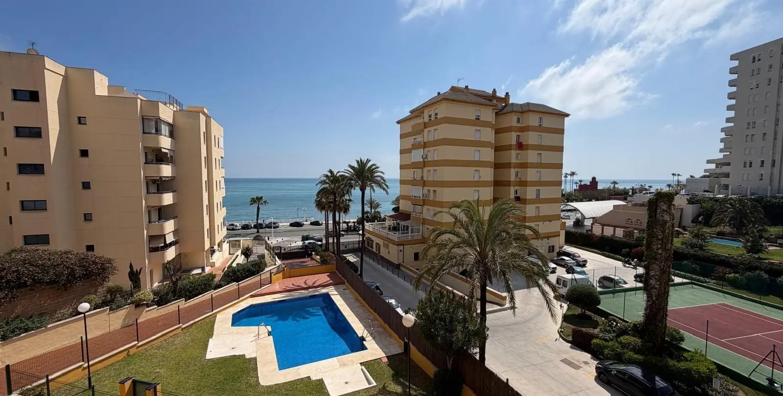 Venta de apartamento en planta media en Benalmadena 12