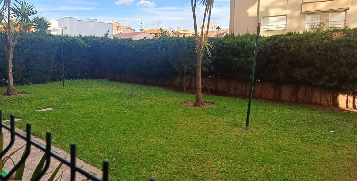 Sale of middle floor apartment in Fuengirola 3