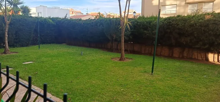 Venta de apartamento en planta media en Fuengirola 2