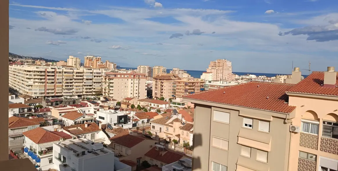 Sale of middle floor apartment in Fuengirola 4
