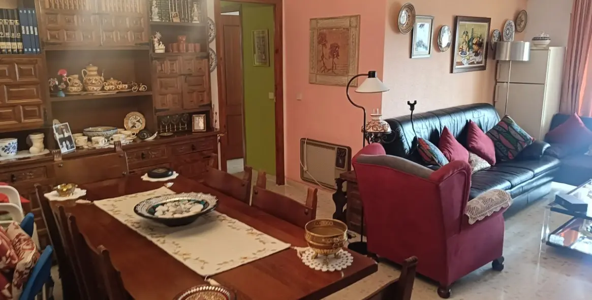 Sale of middle floor apartment in Fuengirola 6