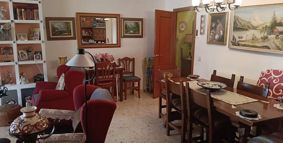 Sale of middle floor apartment in Fuengirola 8