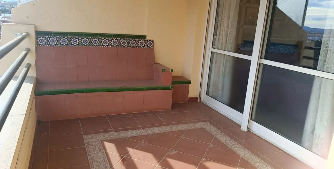 Sale of middle floor apartment in Fuengirola 9