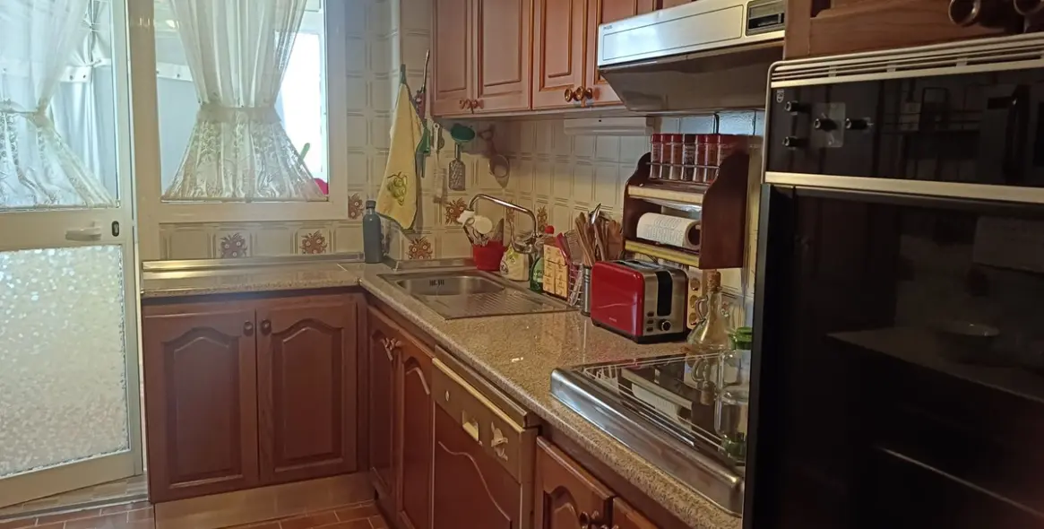 Sale of middle floor apartment in Fuengirola 10