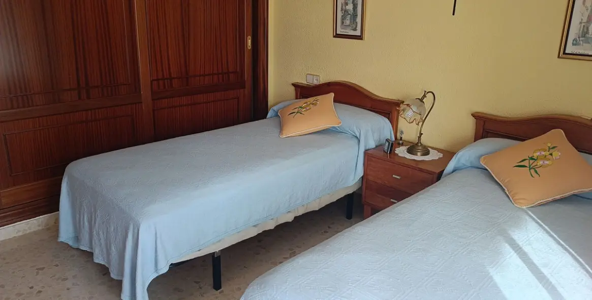 Sale of middle floor apartment in Fuengirola 14