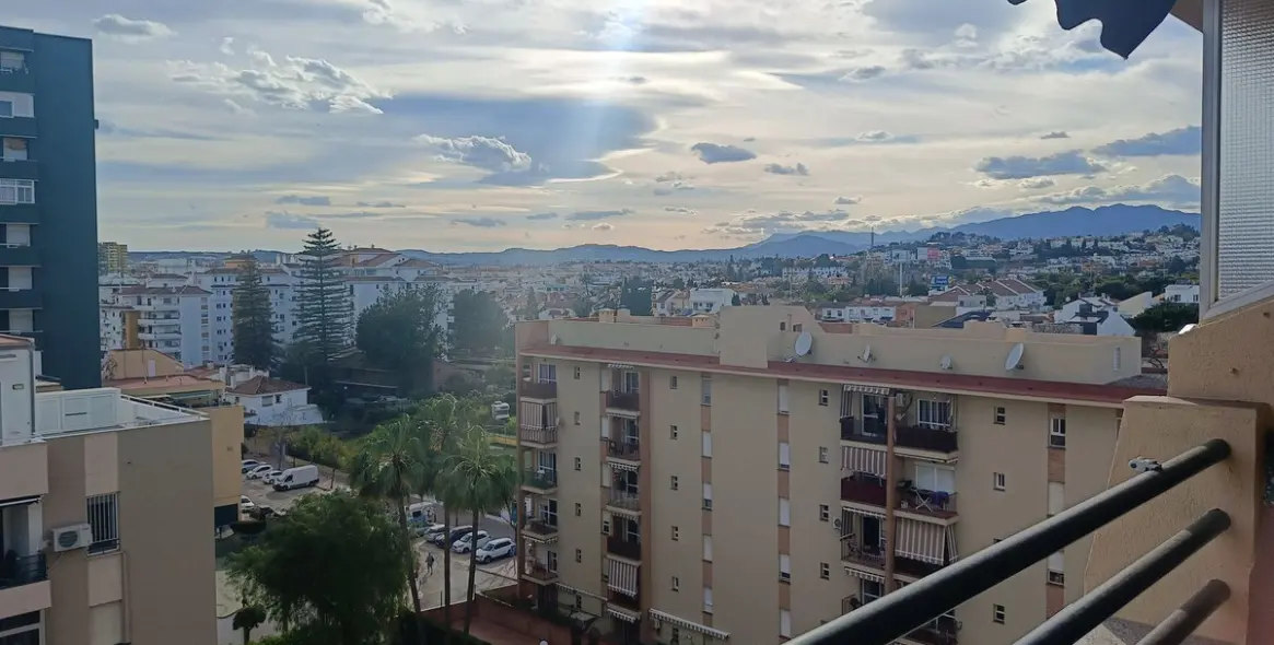 Sale of middle floor apartment in Fuengirola 20