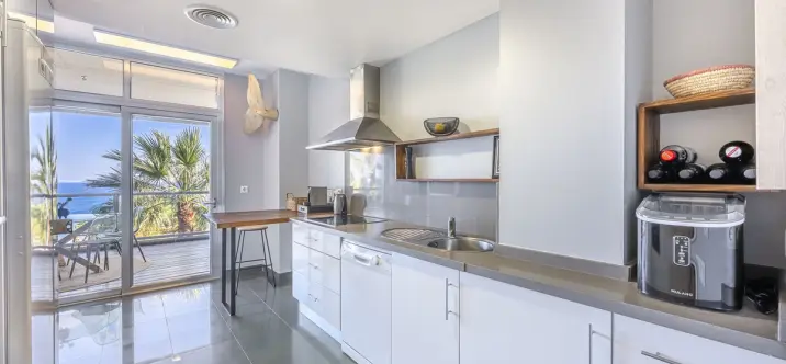 Venta de apartamento en planta media en Manilva 1