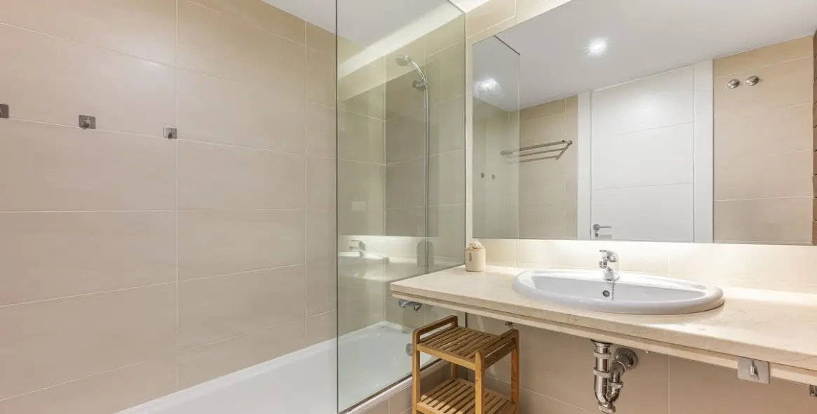 Sale of middle floor apartment in Manilva 5