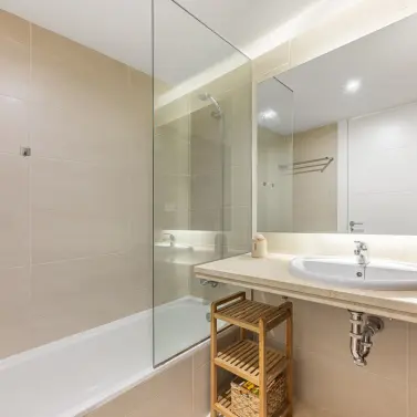 Venta de apartamento en planta media en Manilva