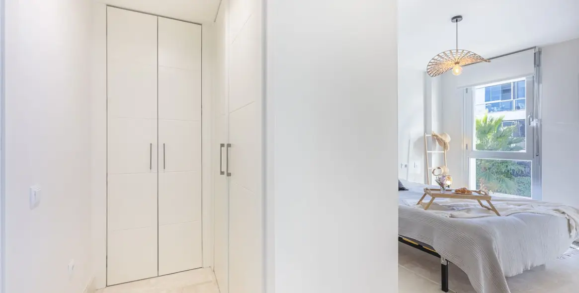 Sale of middle floor apartment in Manilva 11