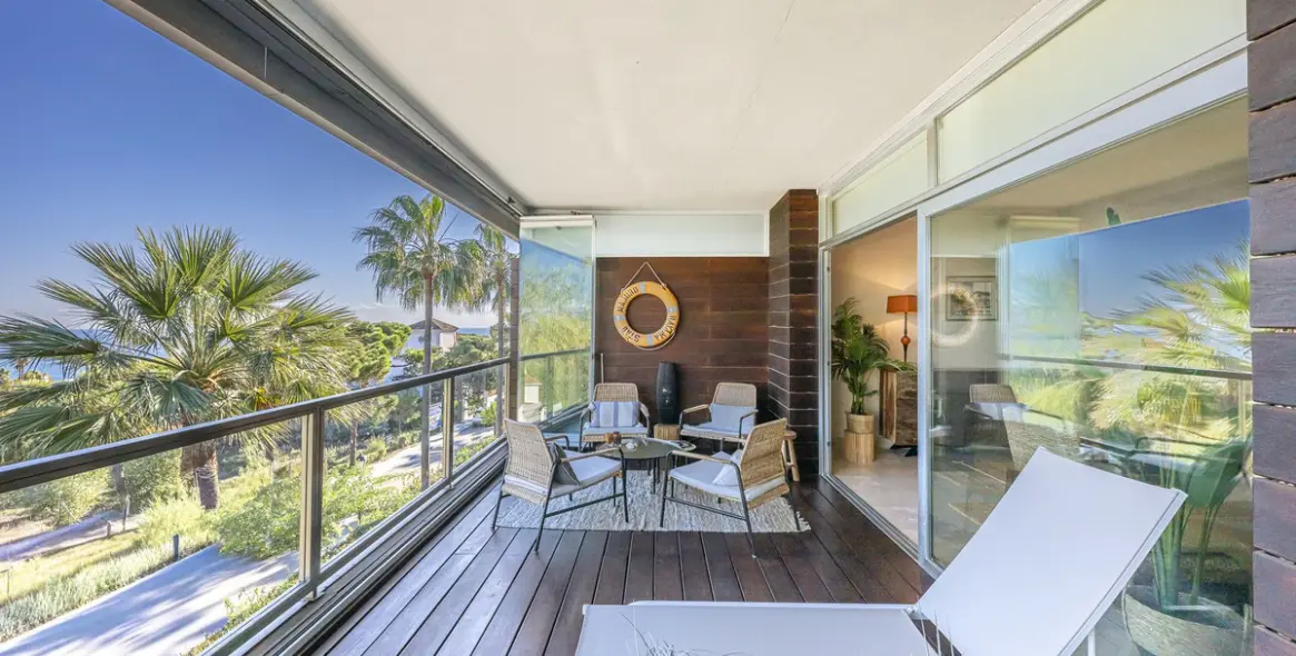 Sale of middle floor apartment in Manilva 12