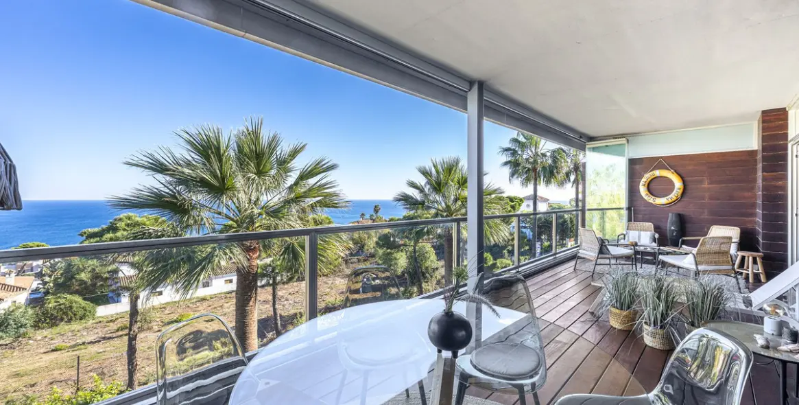 Sale of middle floor apartment in Manilva 22