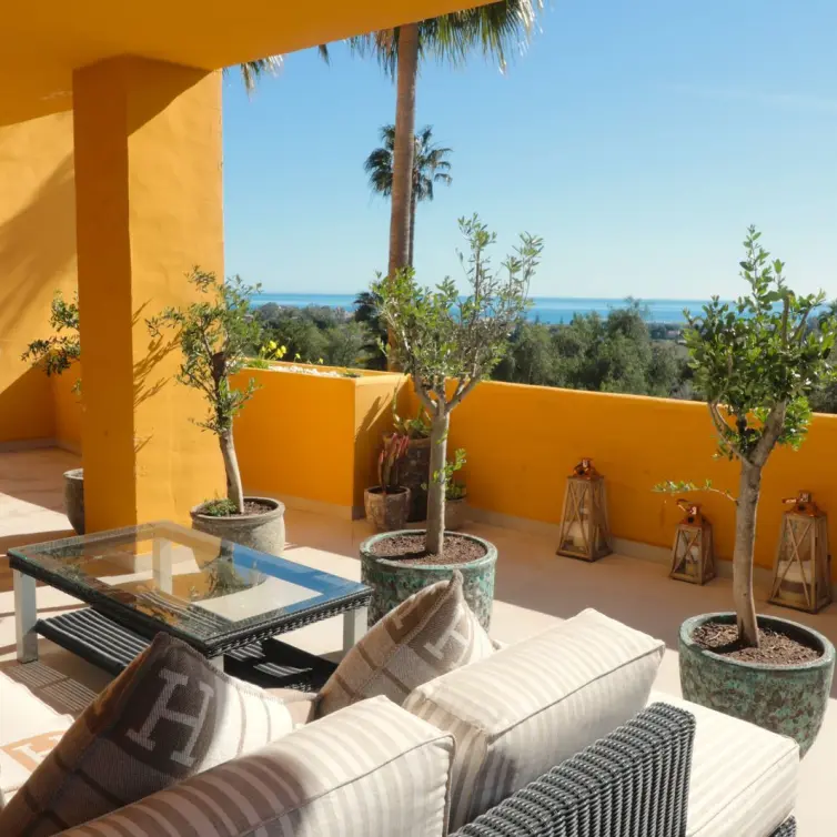 Sale of ground floor apartment in New Golden Mile