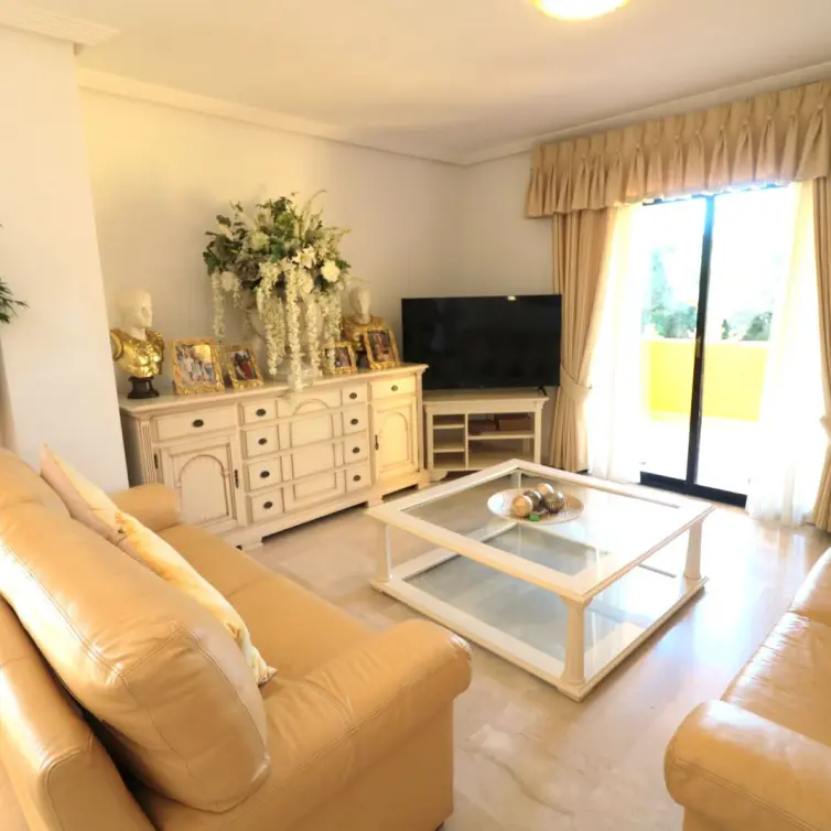 Sale of ground floor apartment in New Golden Mile