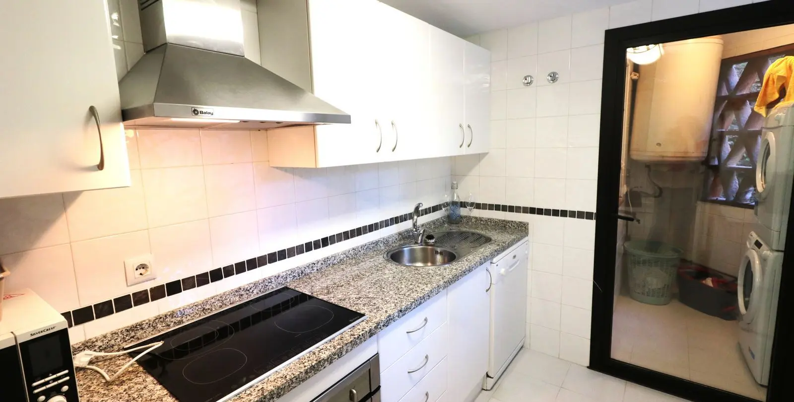 Продажа апартаментов на первом этаже в New Golden Mile 8