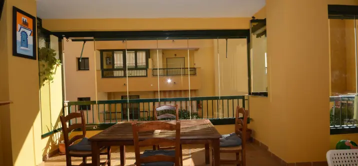 Sale of middle floor apartment in San Pedro de Alcántara 2