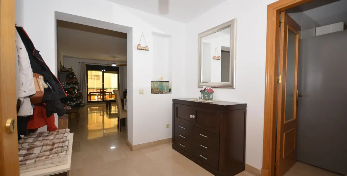 Sale of middle floor apartment in San Pedro de Alcántara 9