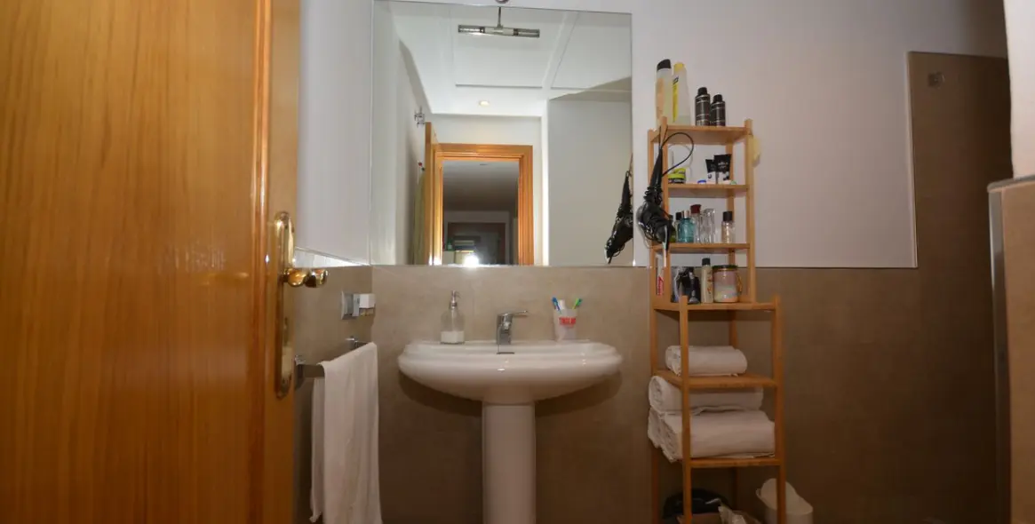 Sale of middle floor apartment in San Pedro de Alcántara 13