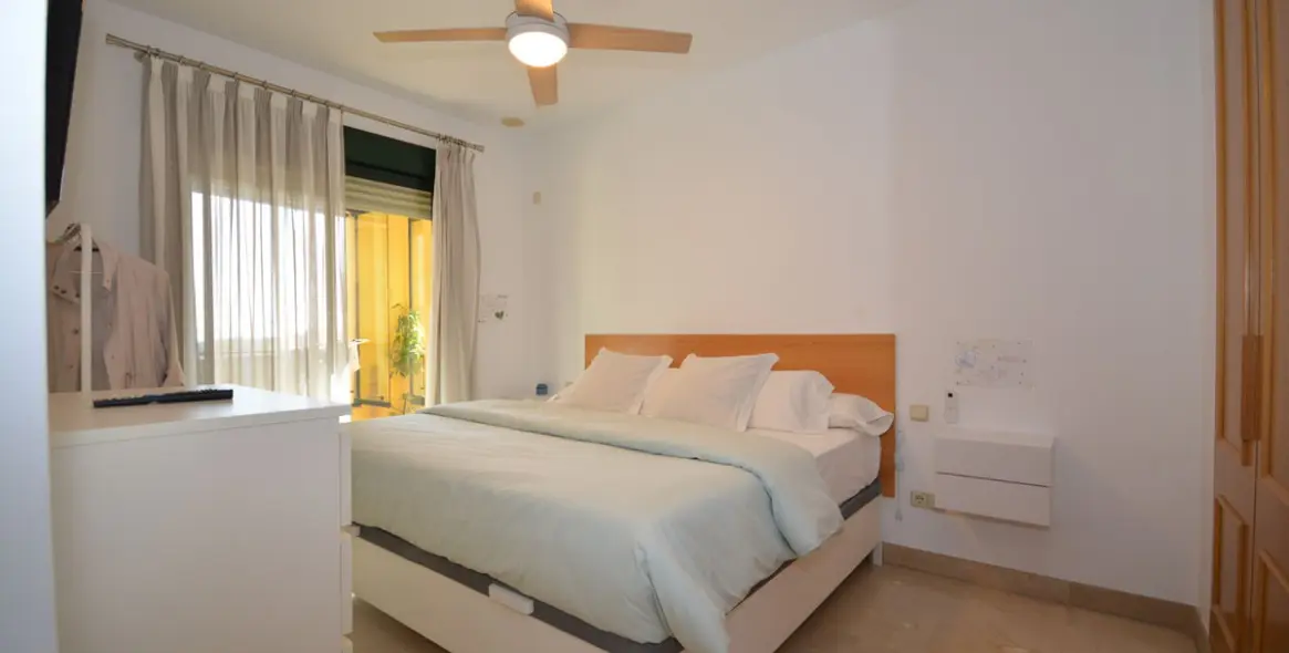Sale of middle floor apartment in San Pedro de Alcántara 15