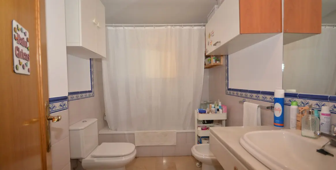 Sale of middle floor apartment in San Pedro de Alcántara 16