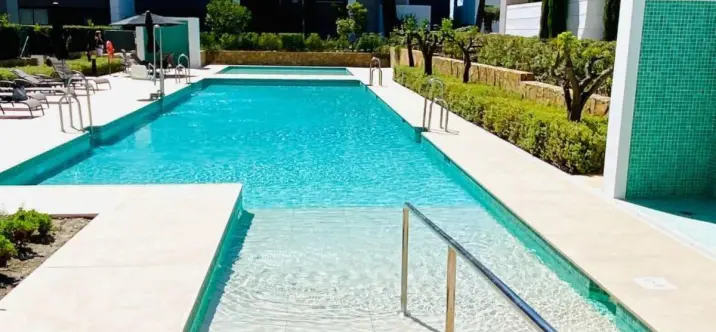 Sale of ground floor apartment in New Golden Mile 2