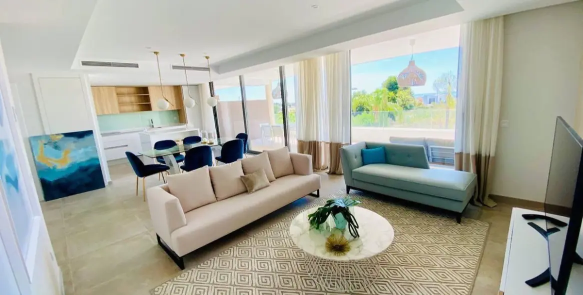 Sale of ground floor apartment in New Golden Mile 4