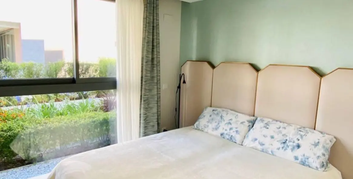 Sale of ground floor apartment in New Golden Mile 15