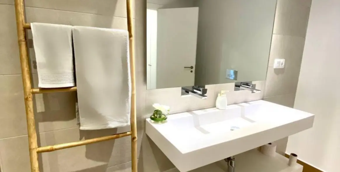 Sale of ground floor apartment in New Golden Mile 16