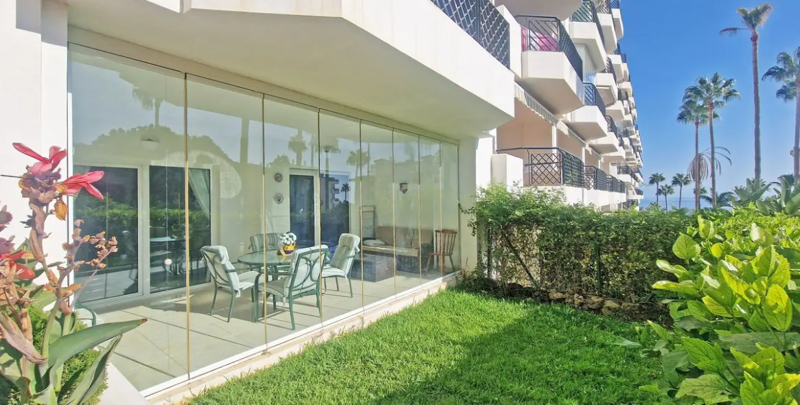 Sale of ground floor apartment in Calahonda 2