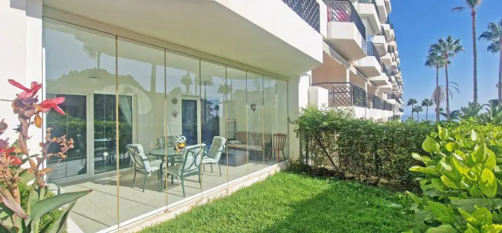 Sale of ground floor apartment in Calahonda 1