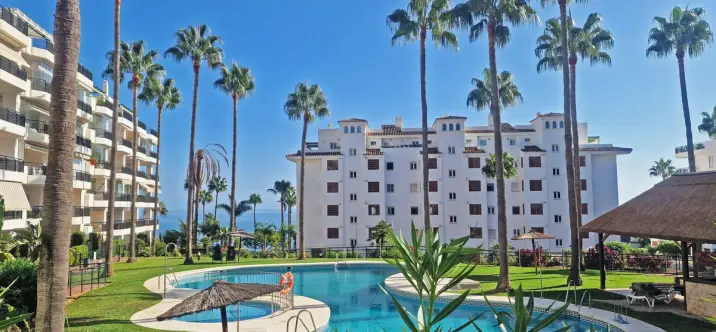 Sale of ground floor apartment in Calahonda 2