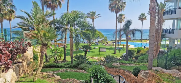 Sale of ground floor apartment in Calahonda 3